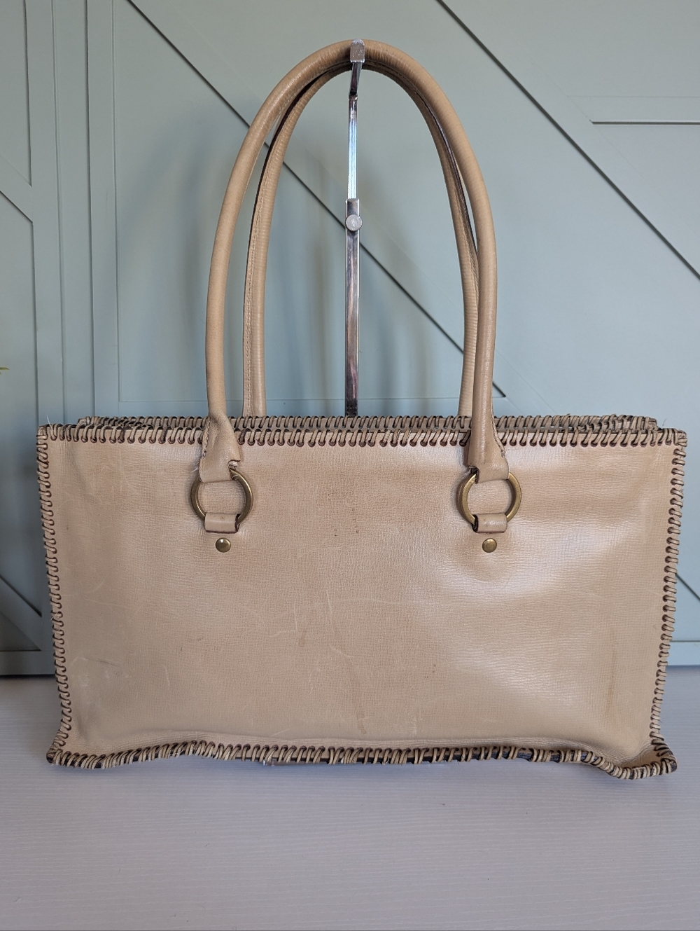 Gucci Beige Leather Whipstitch Tote - Picture 3 of 16